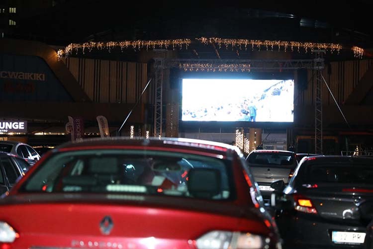 İldem'de ilk arabalı sinema keyfi