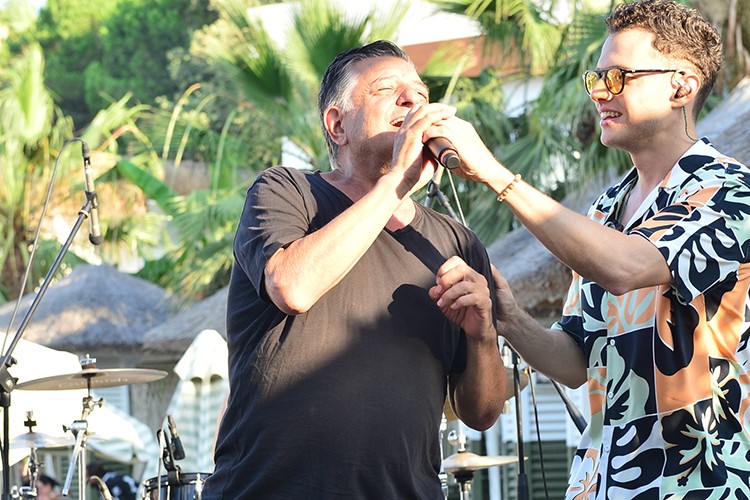 Yılmaz Hoca parmak ısırttı