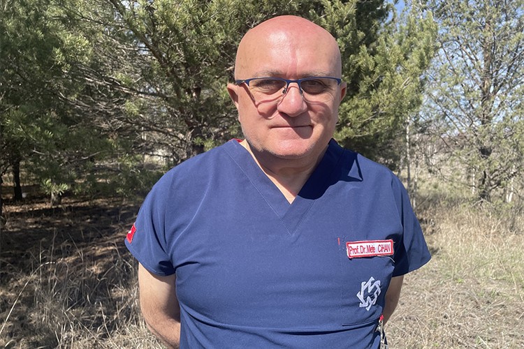 Yerleşim yerlerine inen bozayılara "öz çekim için yaklaşmayın"