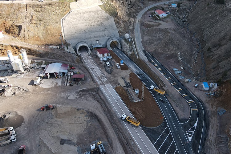 Eğribel Tüneli'nin inşası tamamlandı