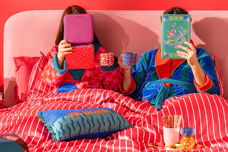 Zsa Zsa Zsu Sevgililer Günü'nü renklerle kutluyor