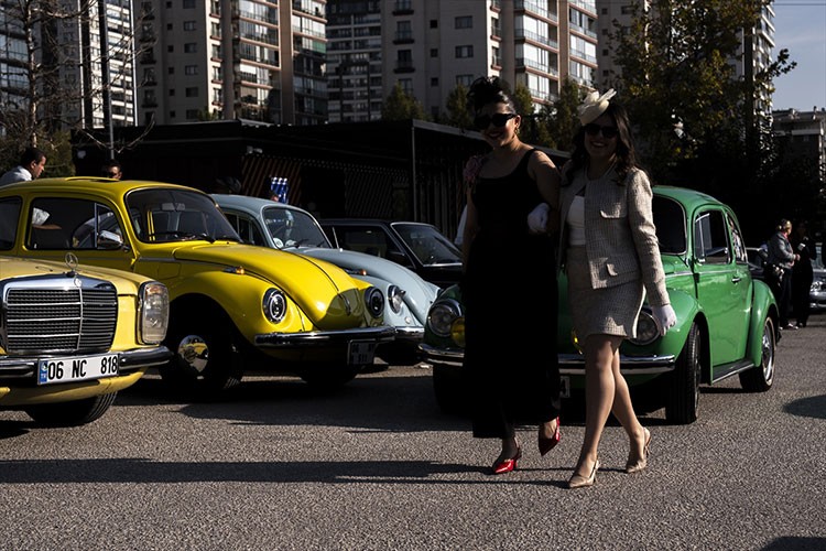 Klasik otomobil tutkunları "Seçkin Beyefendiler Sürüşü"nde buluştu