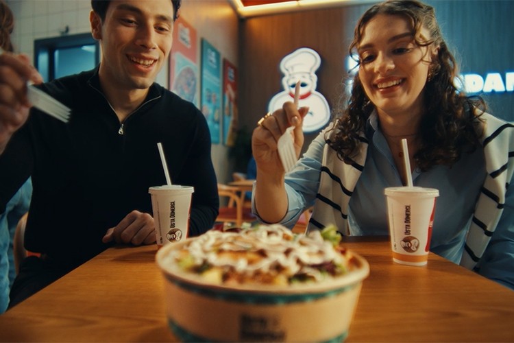 Usta Dönerci'de geleneksel döner, modern yorumlarla buluşuyor