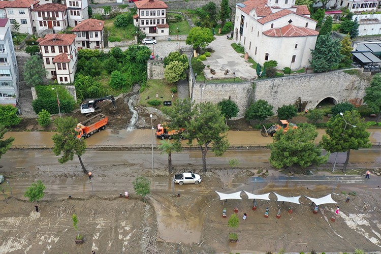 Ordu'da sağanağın yol açtığı tahribat gideriliyor