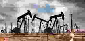 ABD petrol fiyatı tahminini yukarı yönlü revize etti