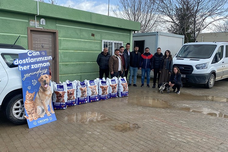 OEDAŞ'tan barınağa 300 kg mama bağışı