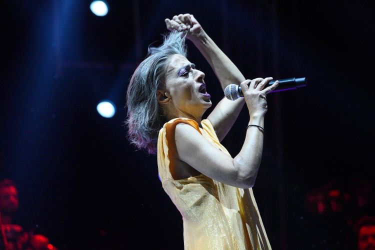 Yıldız Tilbe'den hayranlarına yeni şarkı sürprizi