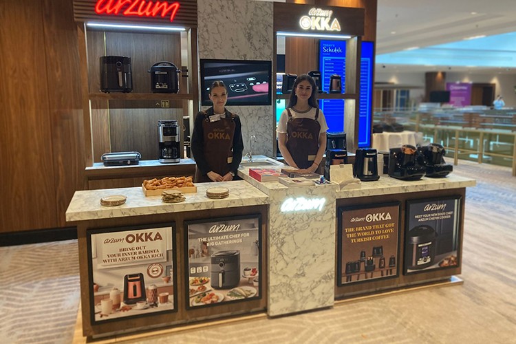 9. Uluslararası TCG Perakende Zirvesi'ne katıldı