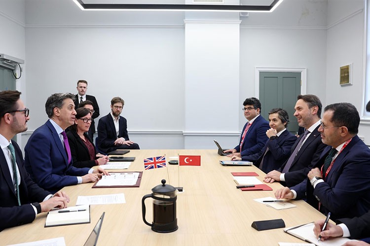 Türkiye ve İngiltere arasında, enerji konulu anlaşma