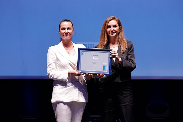 İşNet'e Bilişim 500'de iki ödül birden