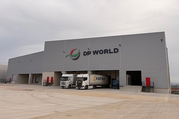 DP World Türkiye'de ilk kontrat lojistiği deposu