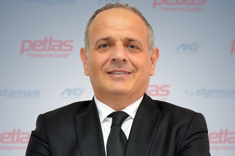 Petlas'tan üreticiye tarlada yerinde destek