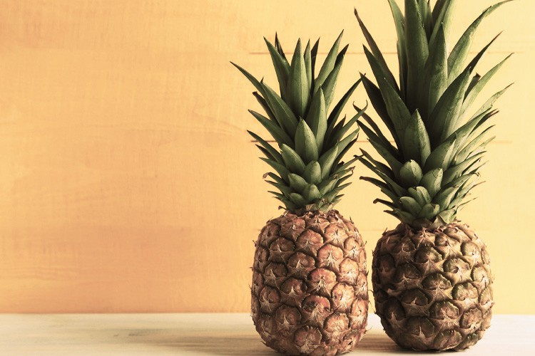 Kilo kontrolü, metabolizma hızı ve selülit için ananas