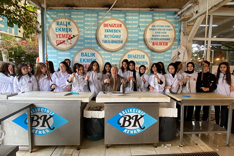 Geleceğin aşçıları balık ve denizi öğrendi