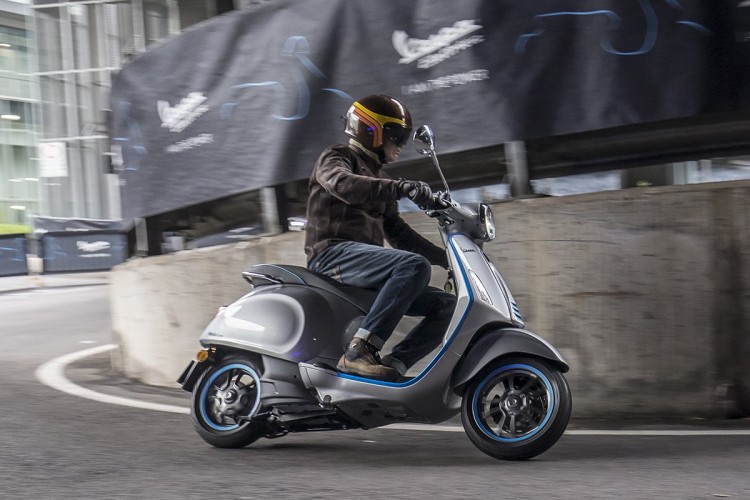 Vespa Motobike Fuarında!