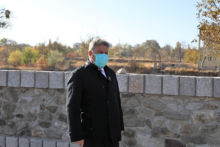 Tarihi duvarlar aslına uygun restore ediliyor