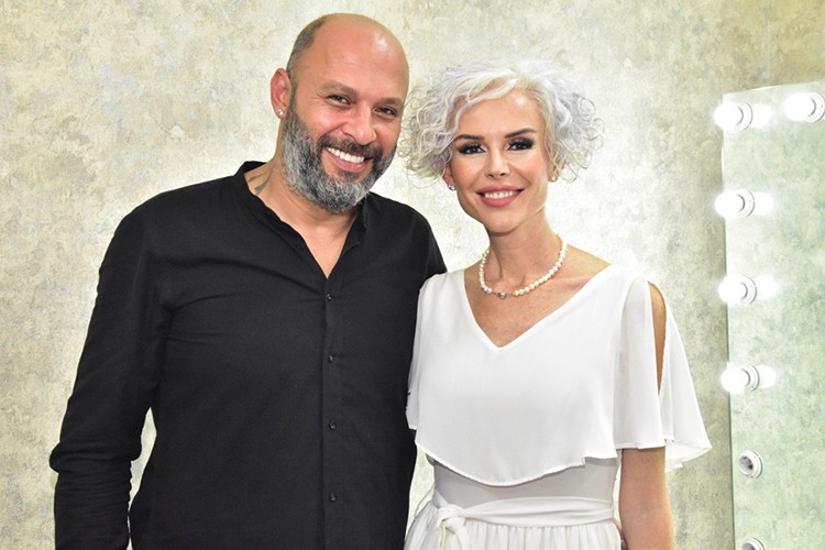 İlk kez. kamera karşısına geçti