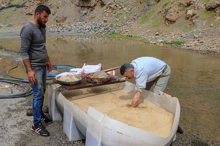 Çukurca Zap'la tanışıyor