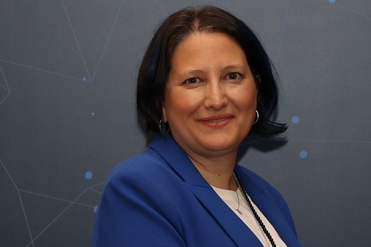 Bilişim dünyası, yavaşlayarak büyümeyi sürdürüyor