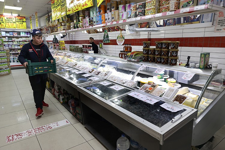 Perakendeciler 1 ay içinde fiyatların yüzde 40 ineceğini öngörüyor