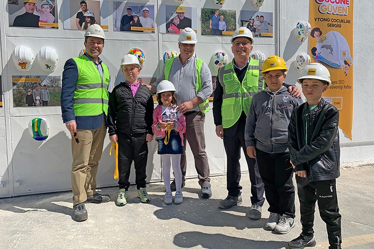 Ytong çocukları baret boyadı