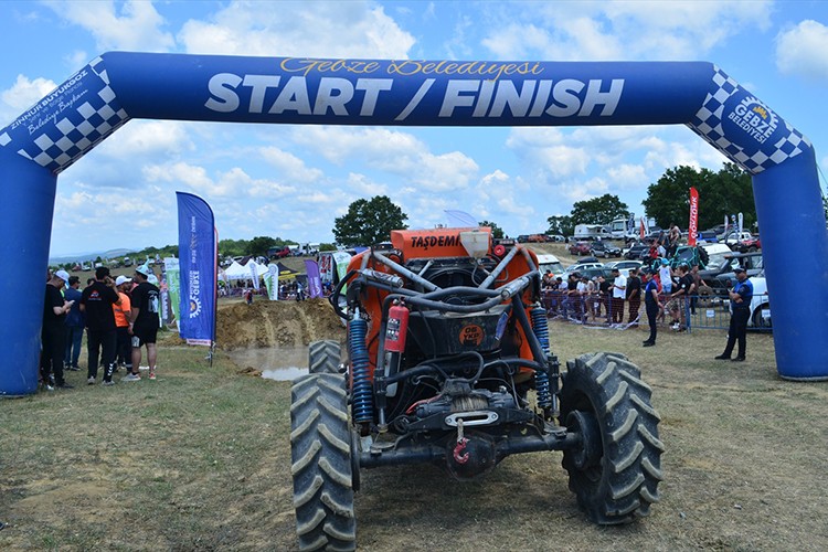 Off-road tutkunları Kocaeli'de düzenlenen festivalde buluştu