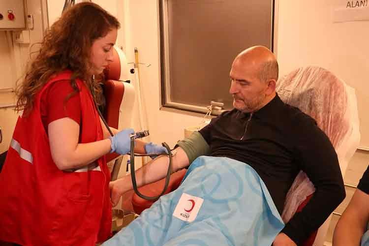 Soylu, İskenderun'da kan bağışında bulundu