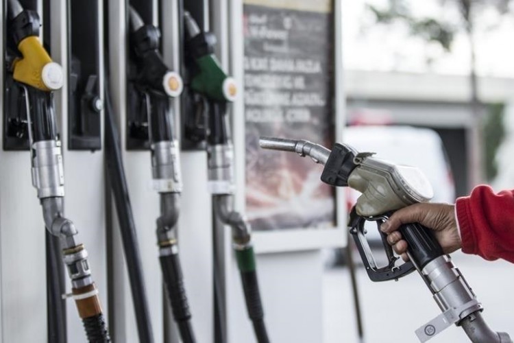 GİB, akaryakıt, tütün mamulleri ve alkollü içkiler ÖTV tutarlarının 6 aylık Yİ-ÜFE oranında artırıldığını duyurdu