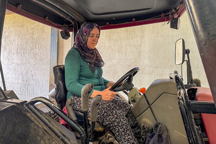 27 yıl evinde oturdu şimdi kurduğu çiftliğin başında