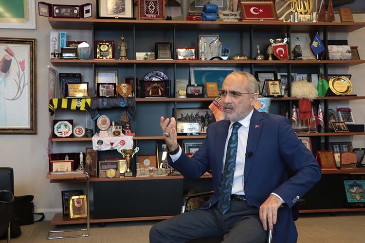 "Vatanı hainlere teslim etmedik"