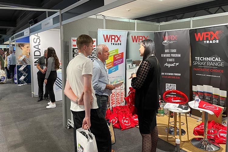 İngiltere'de boya ustaları buluştu