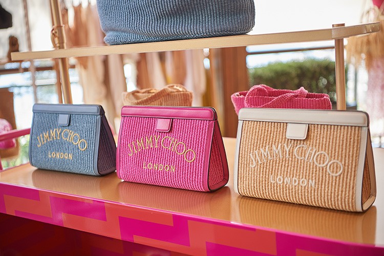 Plaj kolleksiyonu pop-up butiği