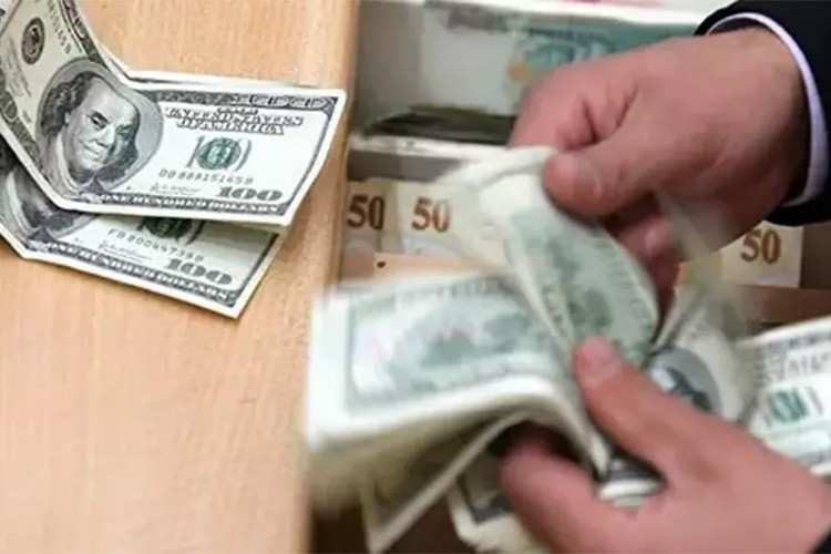 Dolar 34.79'dan açıldı