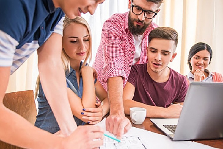 Türkiye'de 12 milyon 949 bin 817 genç bulunuyor