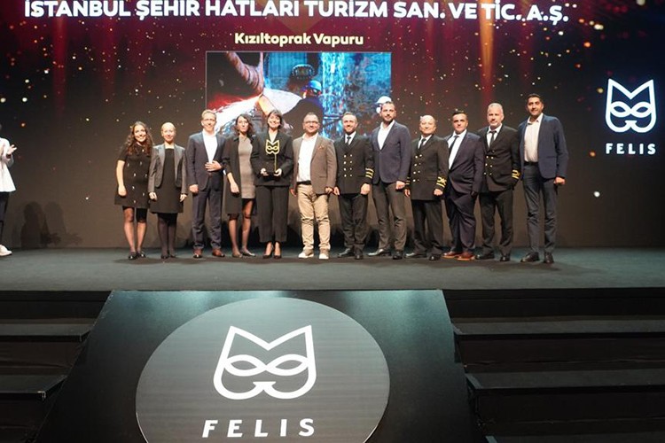İstanbul'un simge vapuru ödül aldı