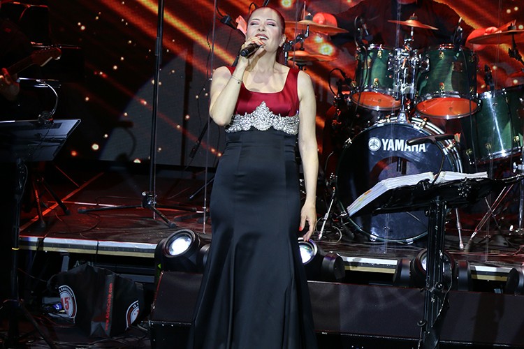 Bodrum'da Candan Erçetin rüzgarı