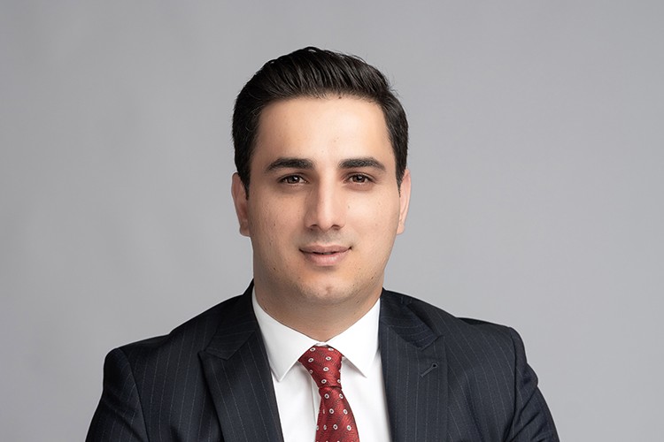 Konuta kadın, otomobile erkek