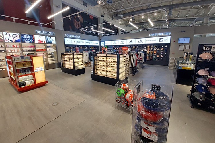 Setur Duty Free Kuşadası Liman Mağazası'nda