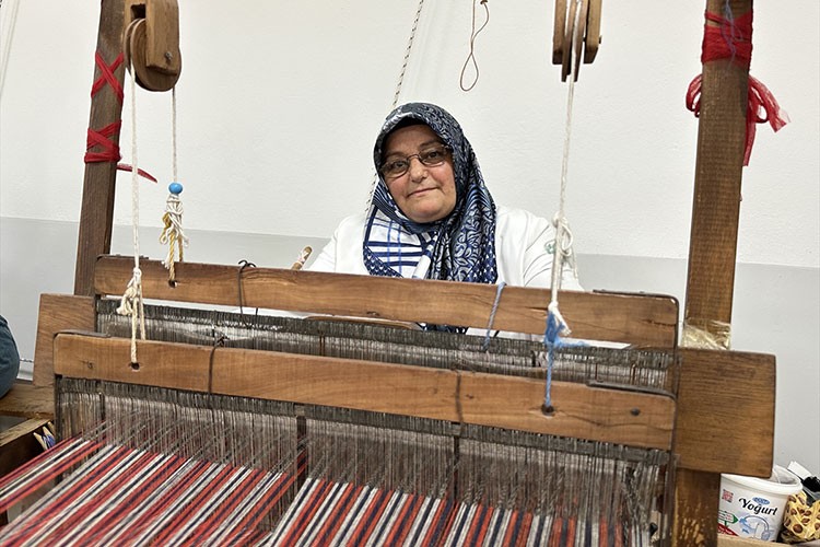 45 yıldır ilmek ilmek işliyor