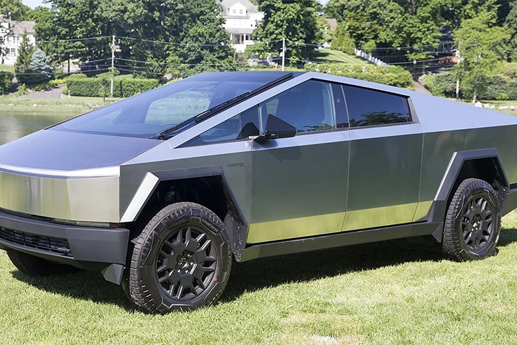 Tesla, 46 binden fazla Cybertruck aracını geri çağırdı