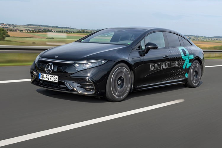 95 km/s Seviye 3 otonom sürüş için onay aldı