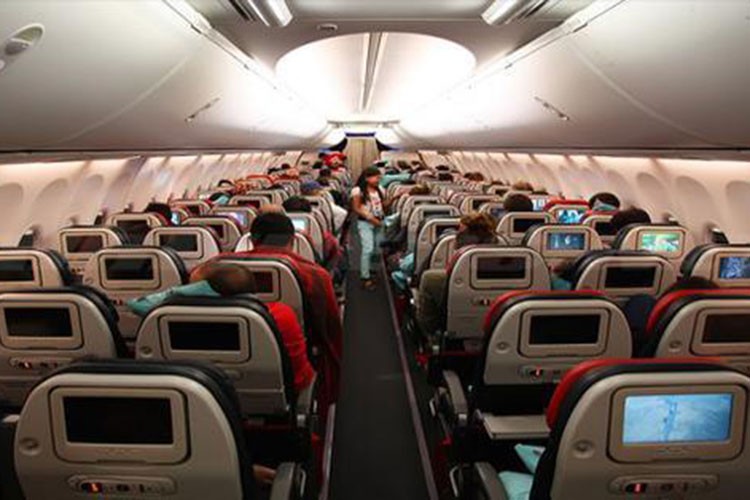 Uçakla seyahat eden yolcu sayısı 64,2 milyonu aştı