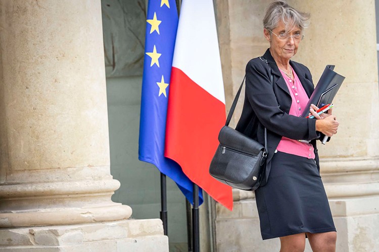 Fransa emeklilik yaşını 64'e çıkarıyor