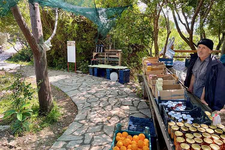 Esnaf turistleri bekliyor