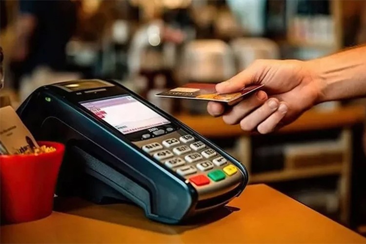 Kartlı alışverişlerin tutarı mart ayı ortalamasını geçti