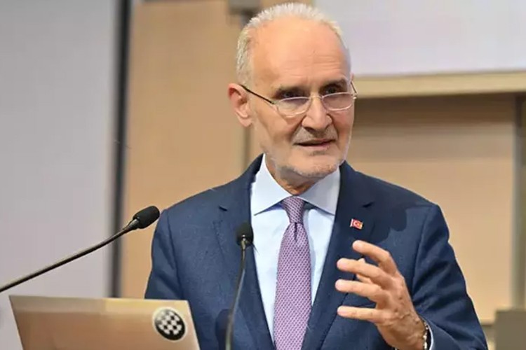 "KOBİ'lerimiz yapay zekaya hazırlık kontrolü yapmalı"