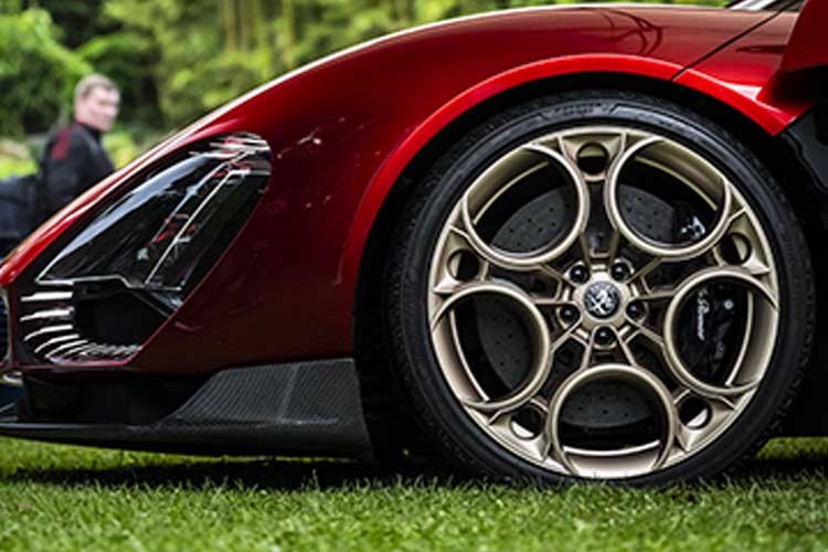 Alfa Romeo 33 Stradale Concorso di Eleganza di Villa d'Este'de zafer kazandı