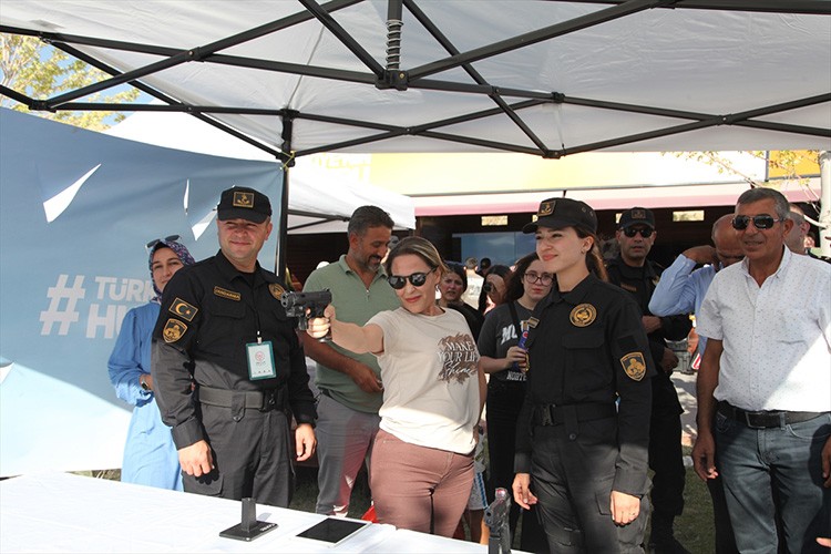 "Yusuf Dikeç pozu" atıcılığa ilgiyi artırdı