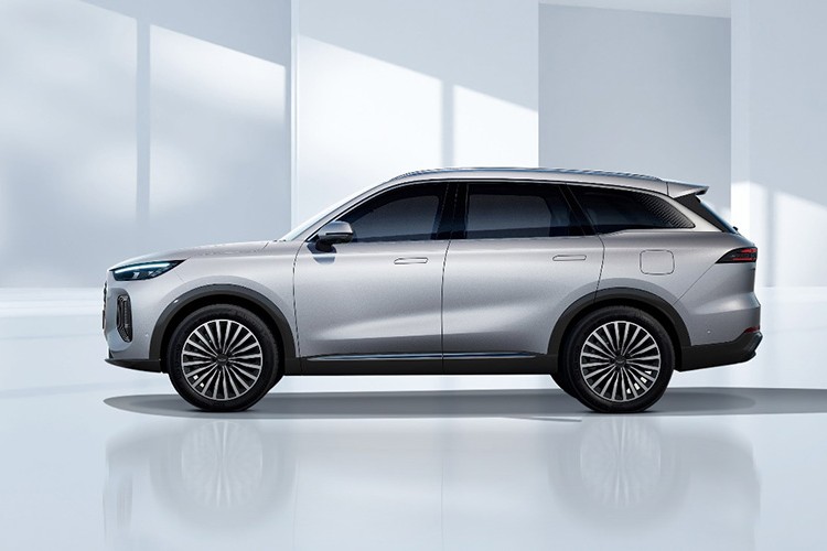 Hayırseverlik Çalışmalarını Hız Kesmeden Sürdürüyor