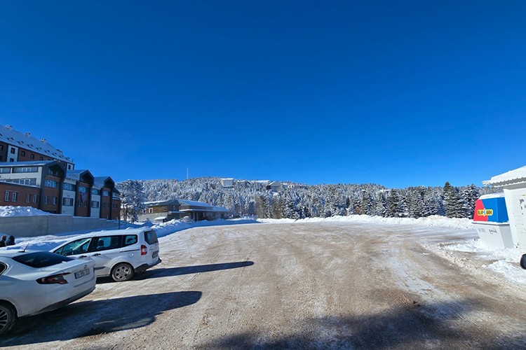 Büyükşehir'den Uludağ'da güvenli ve ucuz otopark hizmeti